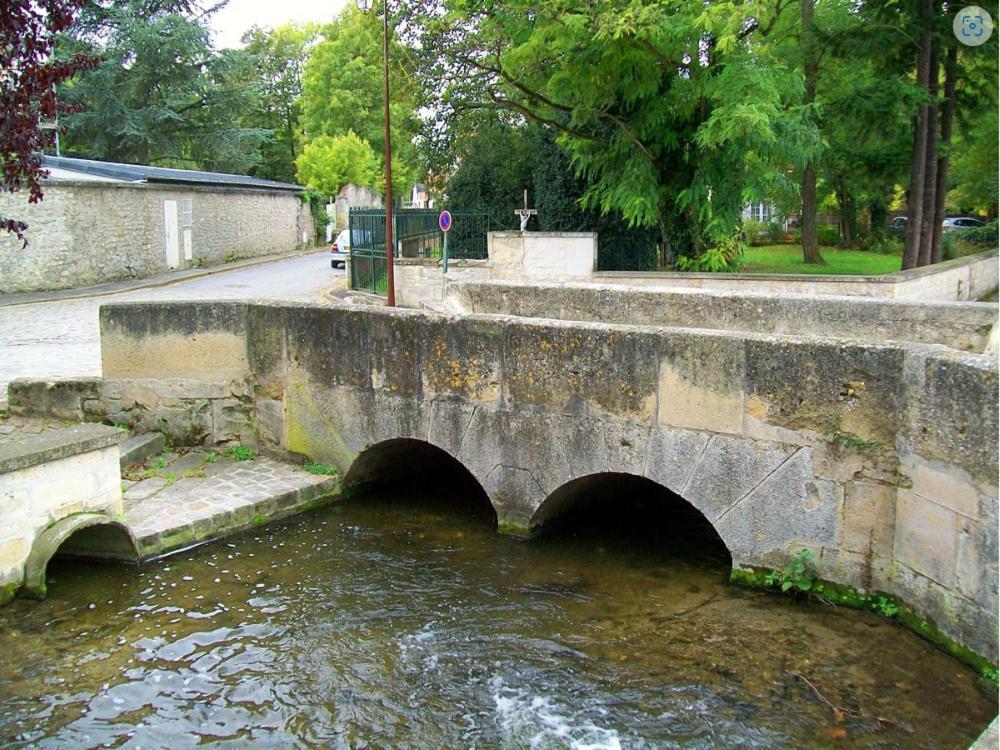 Stableyard Lamorlaye